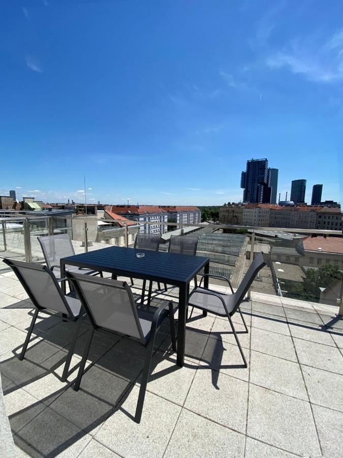 Delightful Duplex Danube Canal Вена Экстерьер фото